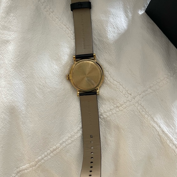 Marc Jacobs Watch - Picture 7 of 8